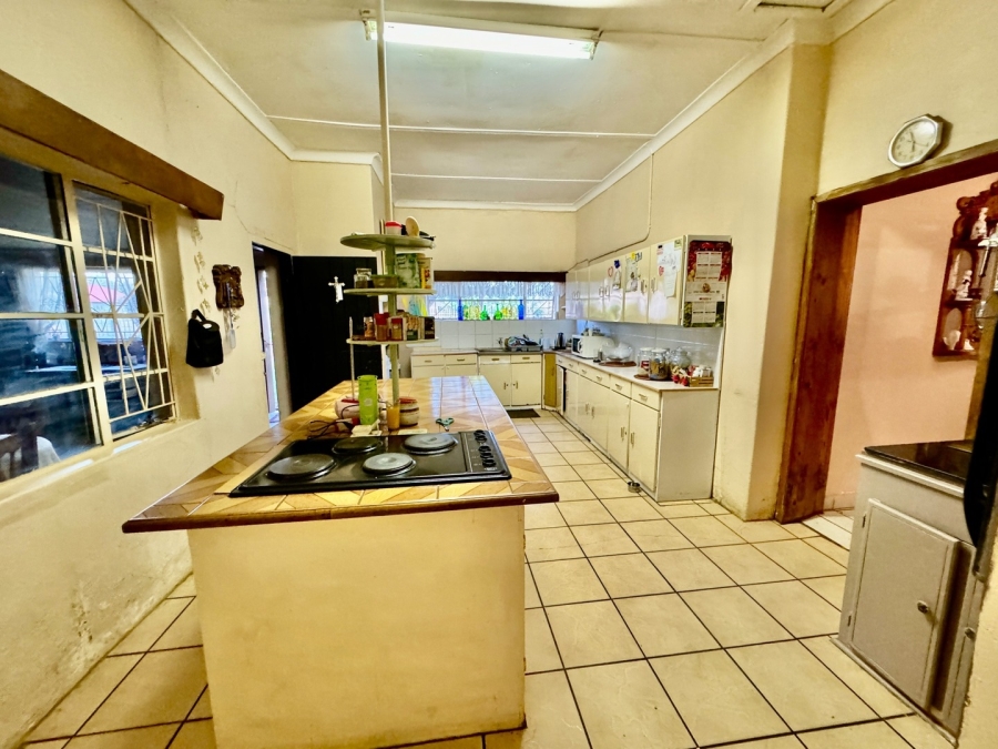 5 Bedroom Property for Sale in Vyfhoek A H North West